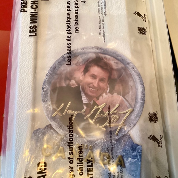 McDonald’s 2006 Team Canada Mini jersey set - Picture 1 of 5